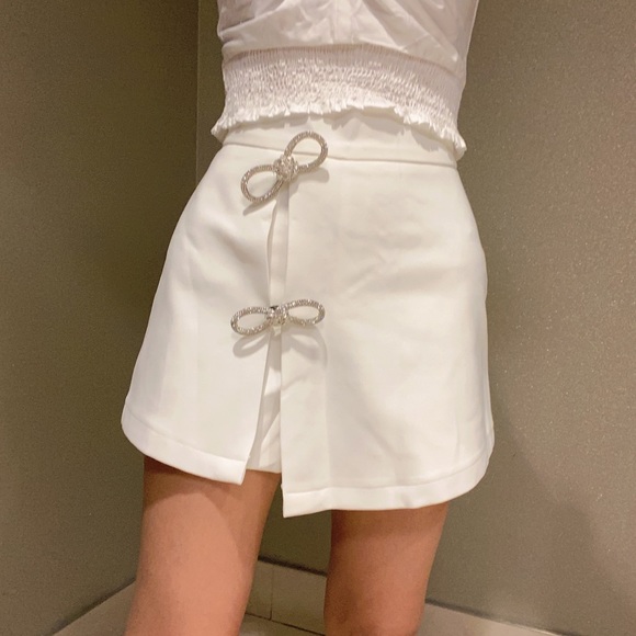 Bright diamond skort with bow - Picture 3 of 3
